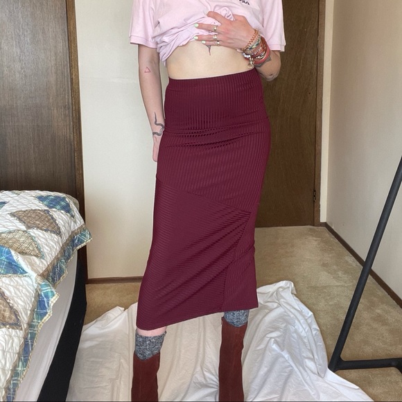 Ribbed bodycon mid calf skirt - Picture 7 of 11